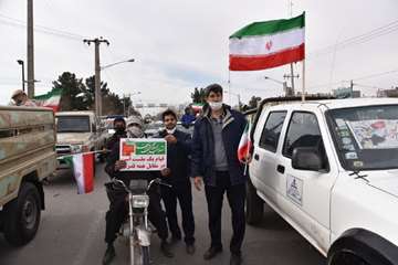 حضور پرشور کارکنان شرکت نفت مناطق مرکزی ایران در راهپیمایی باشکوه چهل و سومین سالروز پیروزی انقلاب اسلامی/نفت و گاز شرق