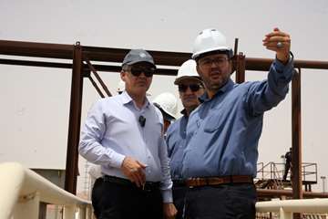 بازدید مدیرعامل شرکت نفت مناطق مرکزی ایران از منطقه عملیاتی سراجه قم