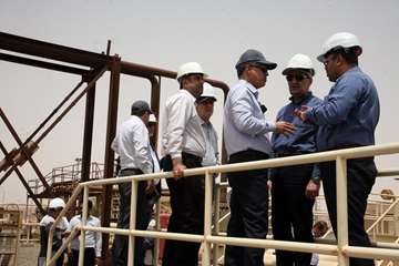 بازدید مدیرعامل شرکت نفت مناطق مرکزی ایران از منطقه عملیاتی سراجه قم