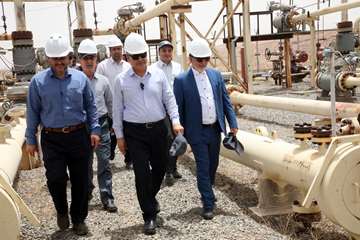 بازدید مدیرعامل شرکت نفت مناطق مرکزی ایران از منطقه عملیاتی سراجه قم