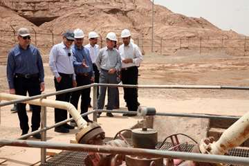 بازدید مدیرعامل شرکت نفت مناطق مرکزی ایران از منطقه عملیاتی سراجه قم