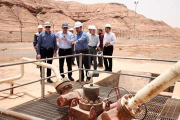 بازدید مدیرعامل شرکت نفت مناطق مرکزی ایران از منطقه عملیاتی سراجه قم