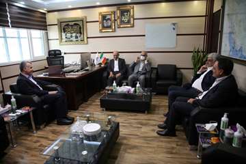 دیدار صمیمانه مدیرعامل نفت مرکزی با مدیران عامل ادوار گذشته این شرکت 