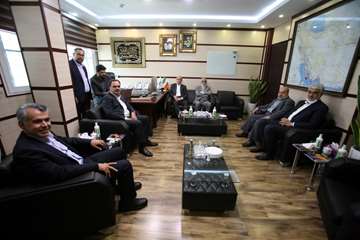 دیدار صمیمانه مدیرعامل نفت مرکزی با مدیران عامل ادوار گذشته این شرکت 