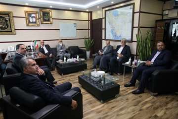 دیدار صمیمانه مدیرعامل نفت مرکزی با مدیران عامل ادوار گذشته این شرکت 