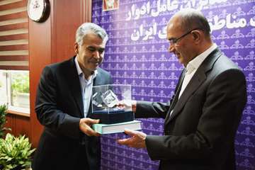 دیدار صمیمانه مدیرعامل نفت مرکزی با مدیران عامل ادوار گذشته این شرکت 