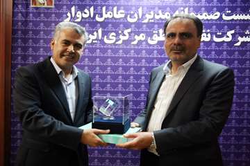 دیدار صمیمانه مدیرعامل نفت مرکزی با مدیران عامل ادوار گذشته این شرکت 