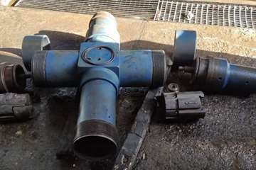 تعمیر شیر فوران‌گیر در منطقه عملیاتی چشمه‌خوش